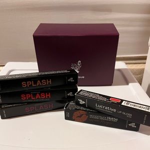 Younqiue lip bundle